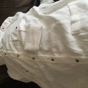 CHICO'S Petite size 3 white long sleeve belted blouse. Perfect for Spring wear